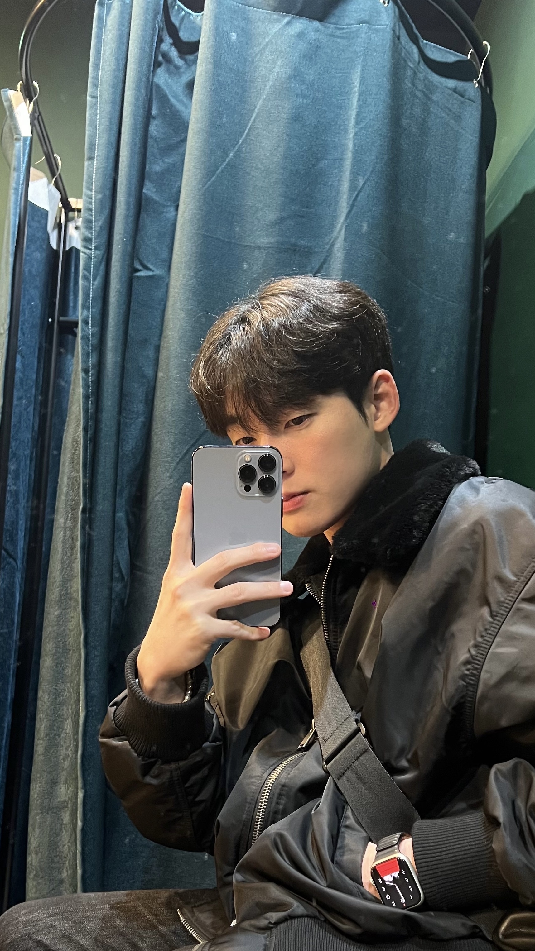 Hyeokjun J.